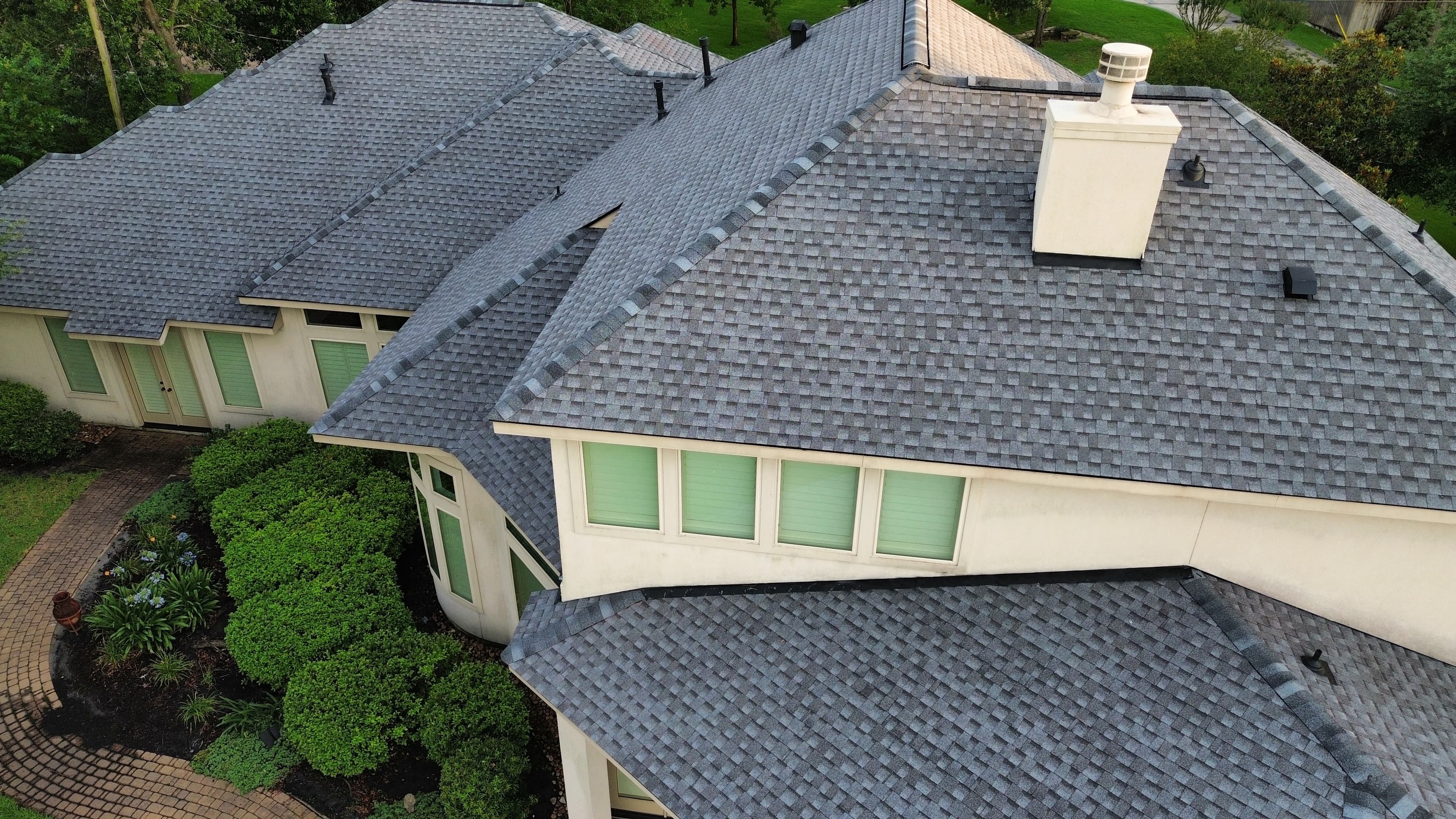 A premium finished roof completed by Silva Pro Roofing in the Houston area